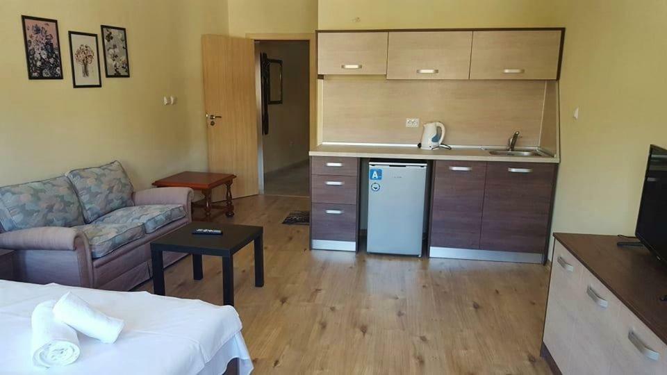 Часовника Triavna Exterior foto